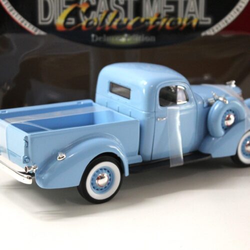 1:18 Road Signature 1937 Studebaker Coupe Express Pick Up light blue