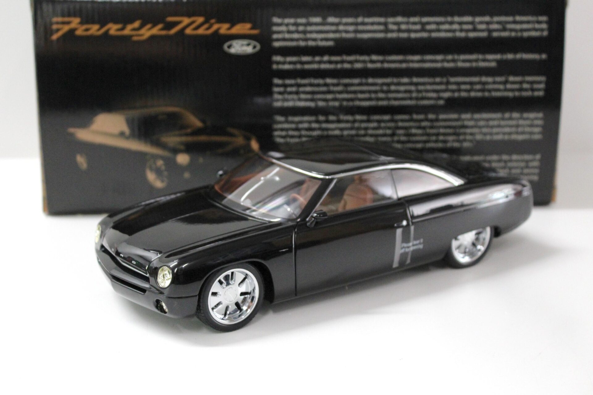 ID 43625 orig.jpg 1:18 AUTOart Ford Forty Nine Concept Car 2001 black