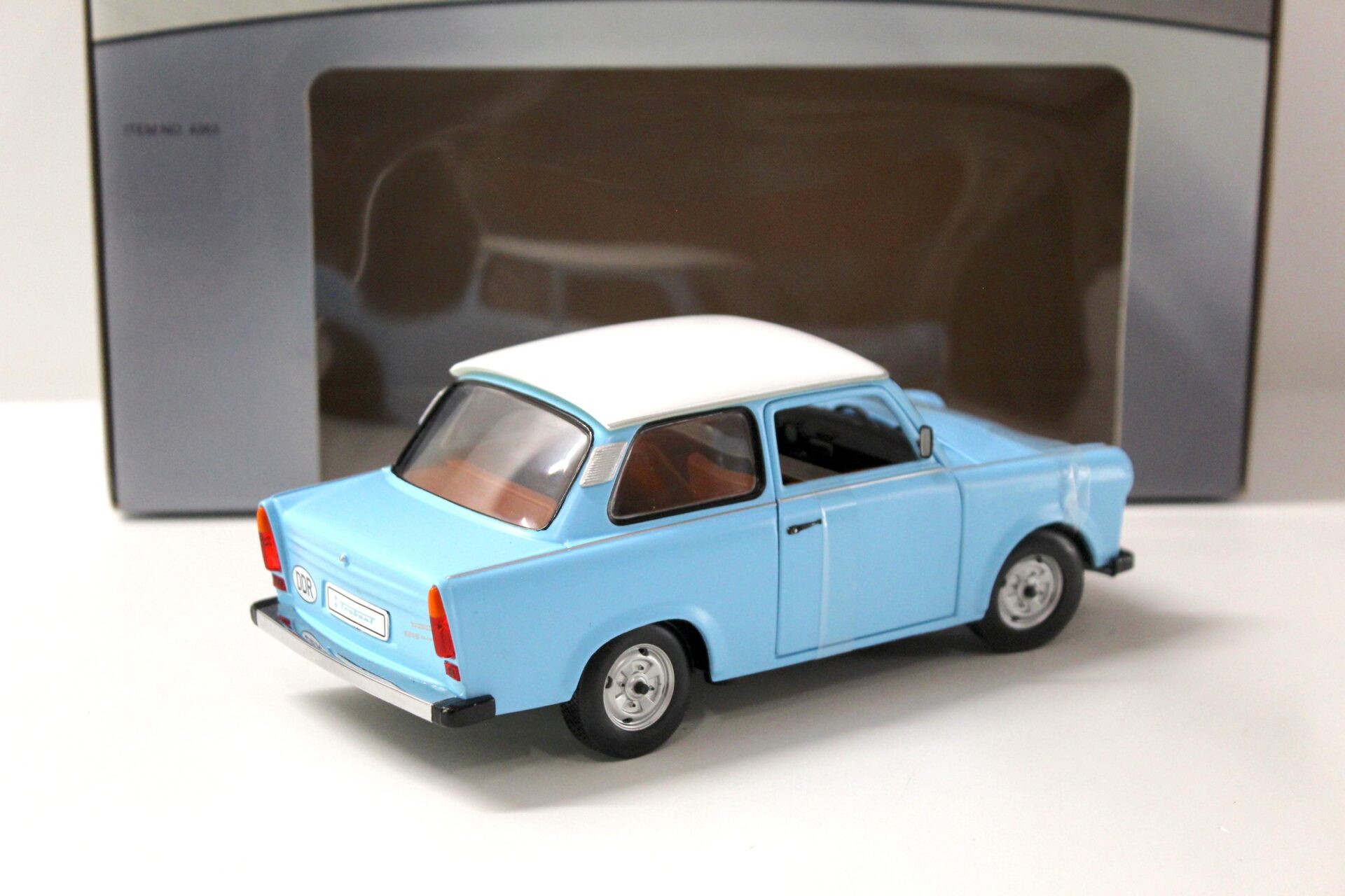 1:18 Sun Star Trabant 601 Deluxe blue/ white roof
