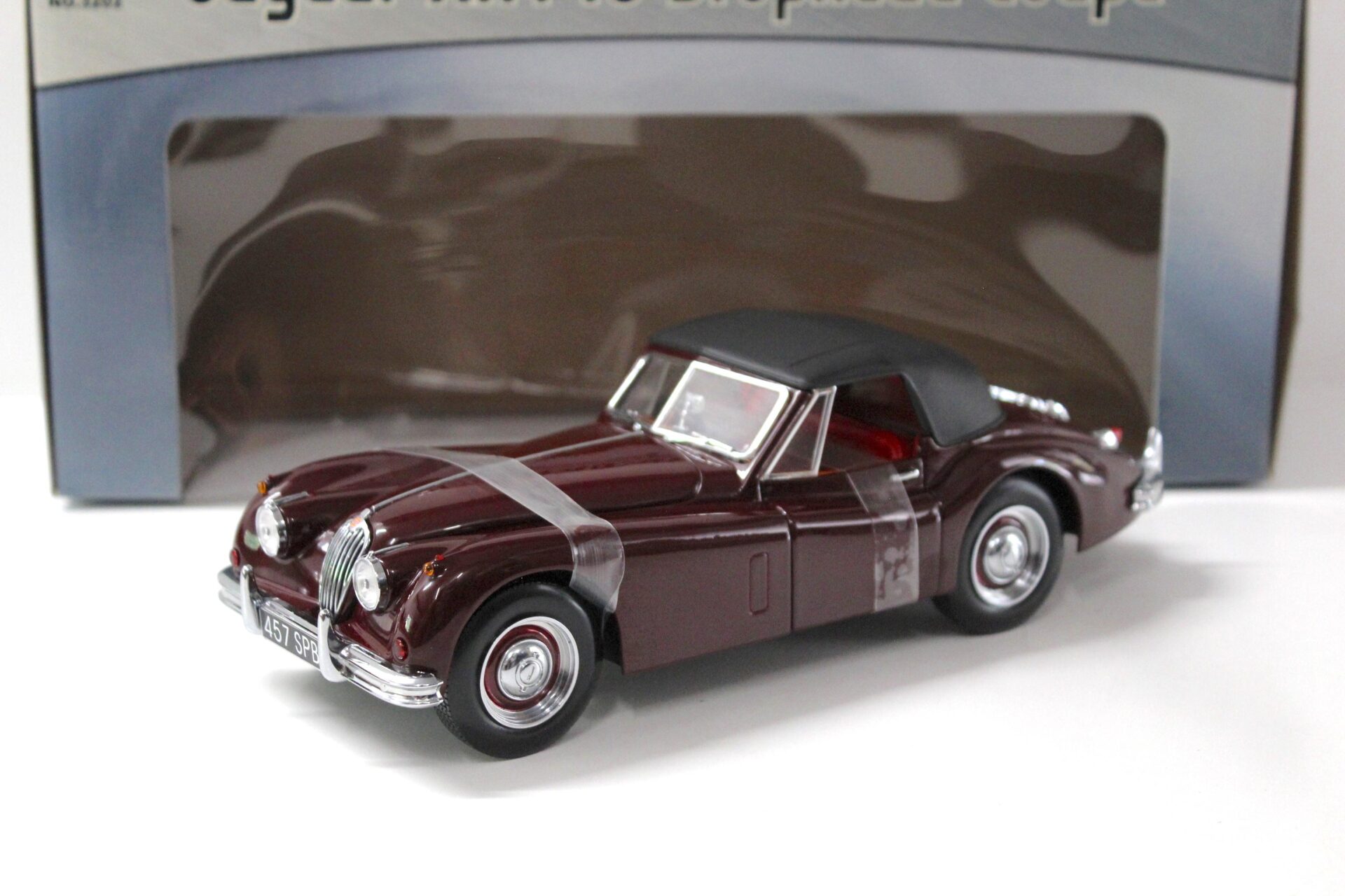 1:18 SunStar Jaguar XK140 Drophead Coupe Maroon