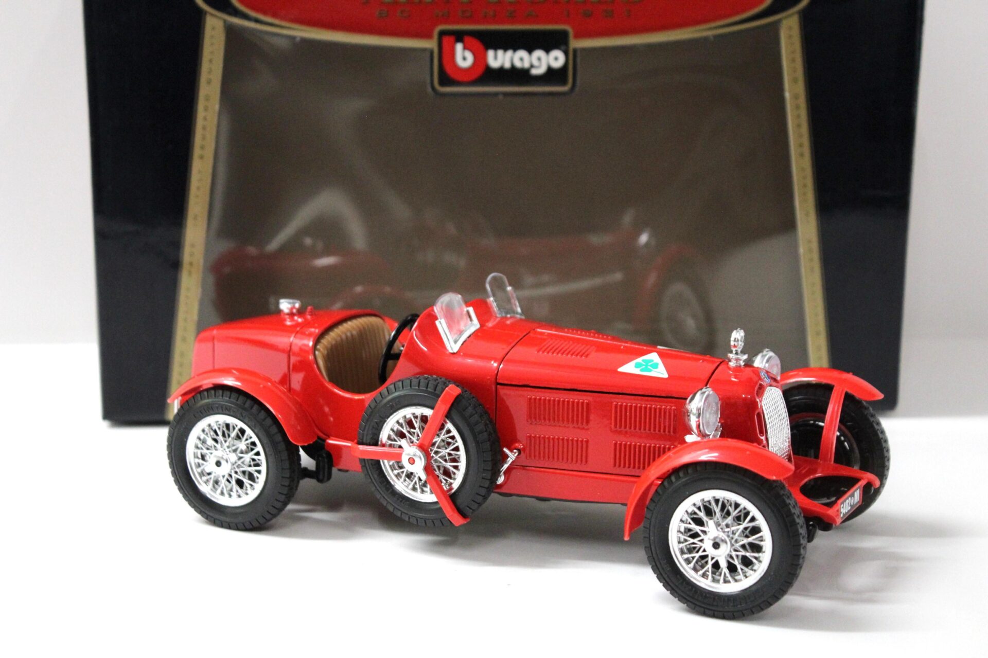 1:18 Bburago Alfa Romeo 8C Monza 1931 red