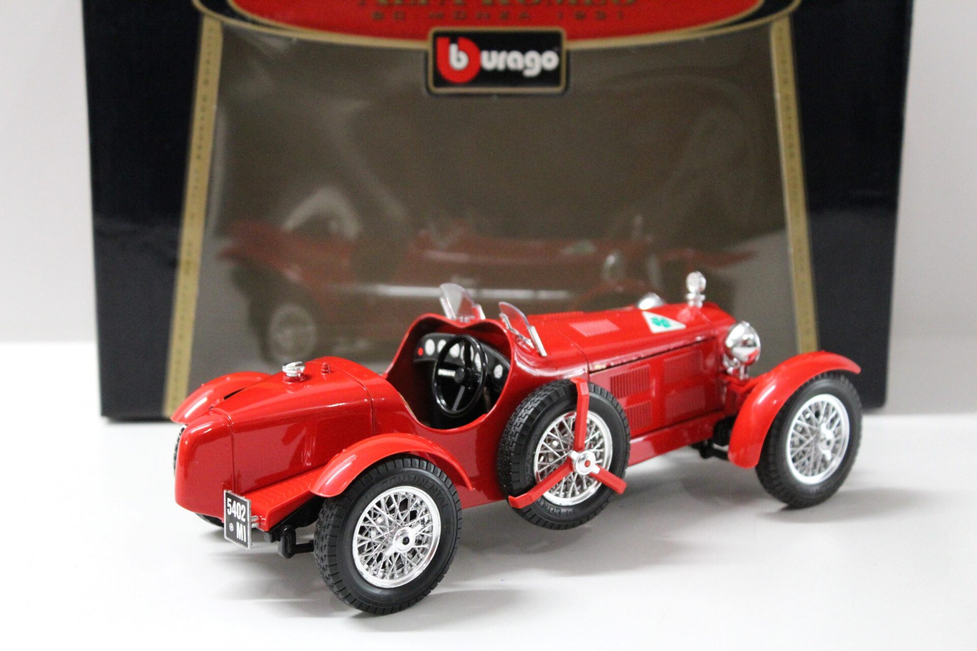 1:18 Bburago Alfa Romeo 8C Monza 1931 red