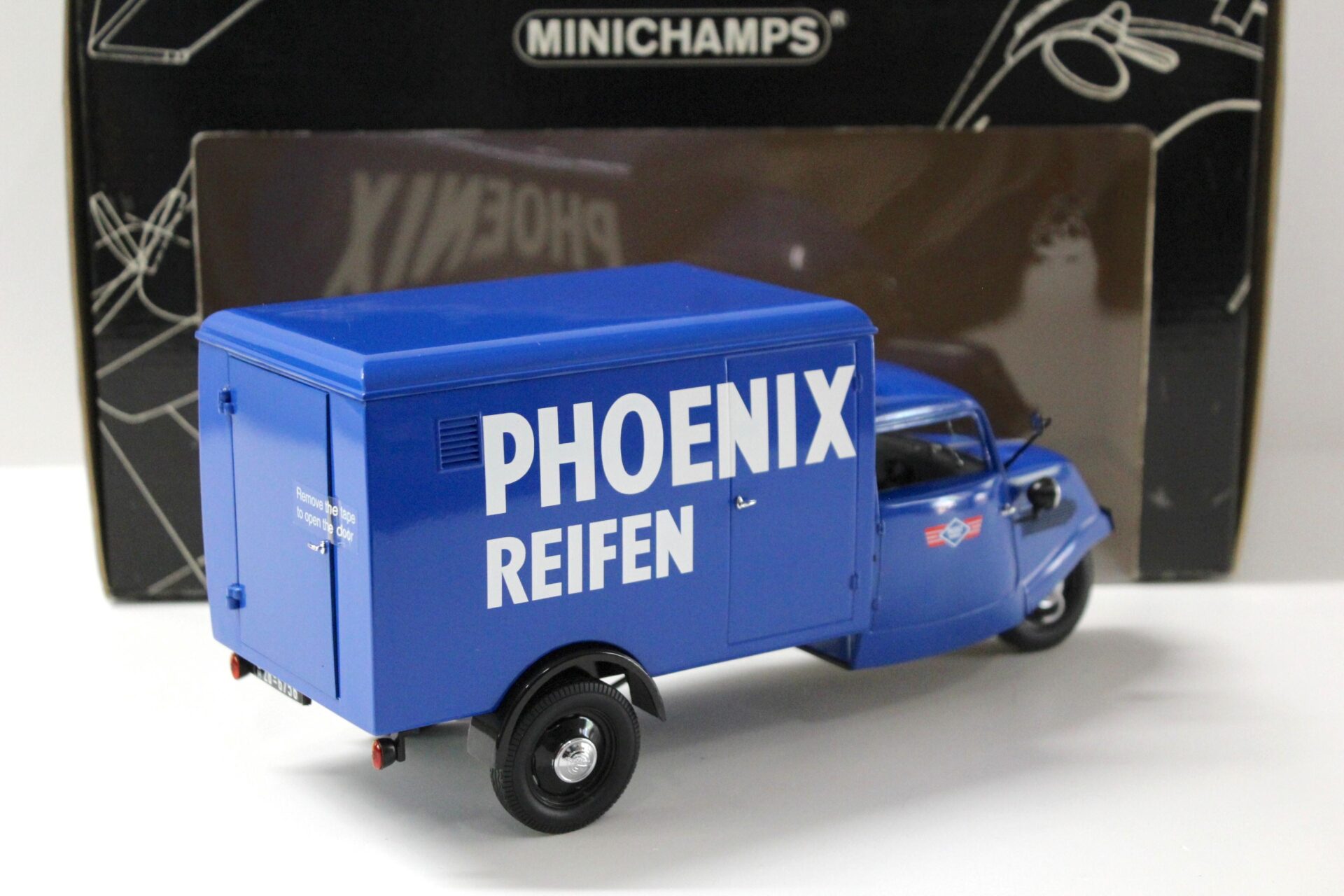 1:18 Minichamps Tempo Hanseat 3-wheeler "PHOENIX" blue