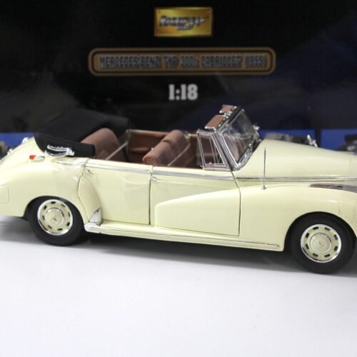 1:18 Ricko Mercedes Typ 300C Cabriolet 1955 beige