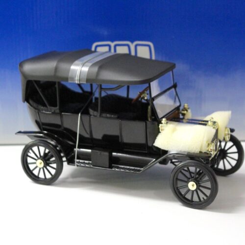 1:18 Universal Hobbies UH Ford Model "T" Touring Soft Top UP black - Image 2
