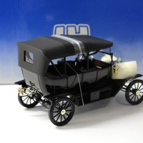 1:18 Universal Hobbies UH Ford Model "T" Touring Soft Top UP black - Image 3