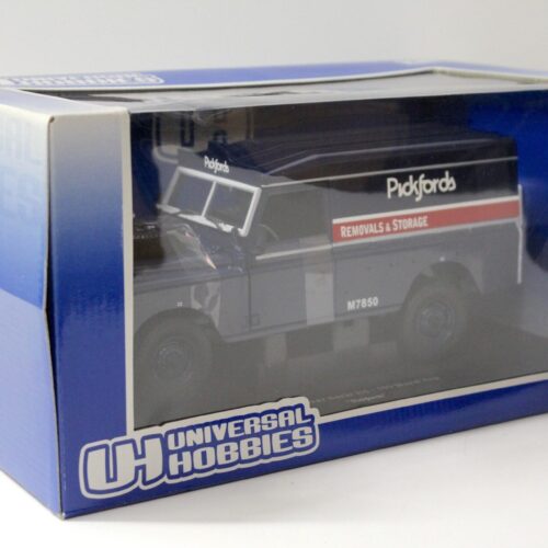 1:18 Universal Hobbies UH Land Rover Serie III - 109 Hard Top "PICKFORDS"