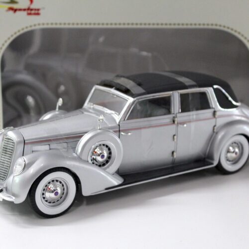 1:18 Signature Models 1937 Lincoln Touring Cabriolet silver