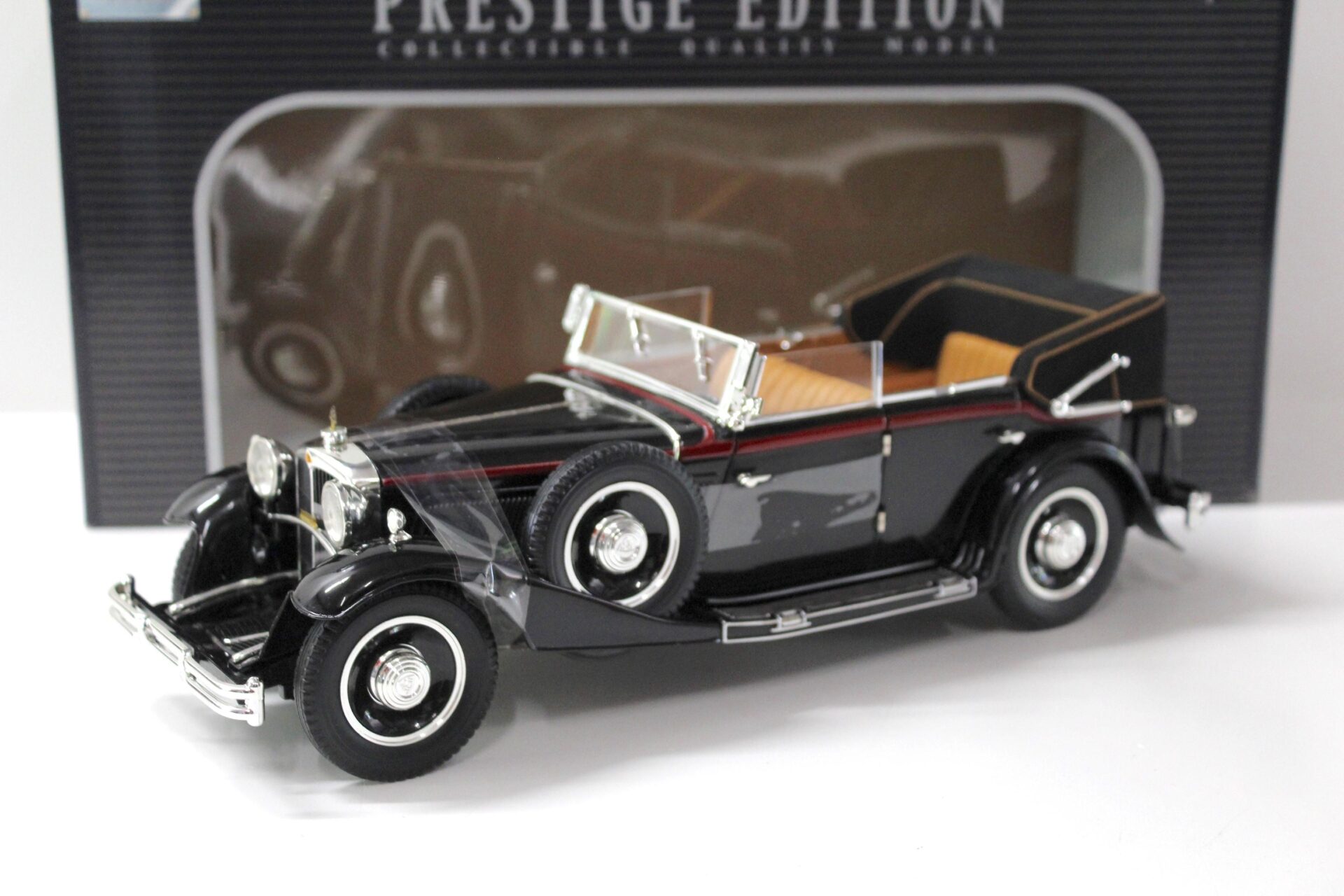 1:18 Anson 1932 Maybach DS8 Zeppelin Convertible black