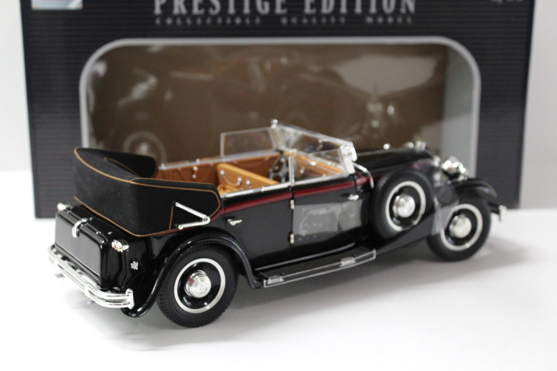 1:18 Anson 1932 Maybach DS8 Zeppelin Convertible black