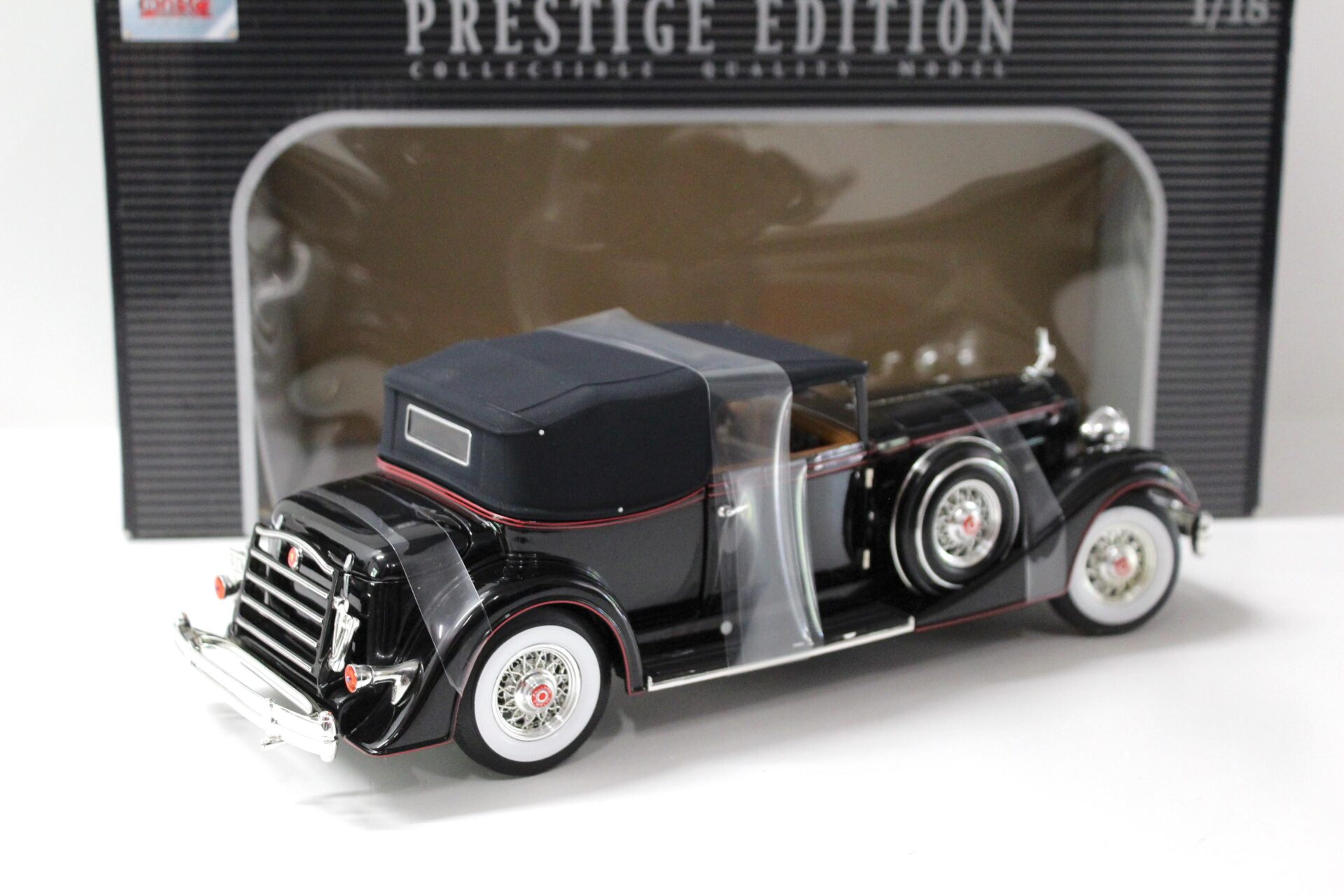 1:18 Anson 1934 Packard black