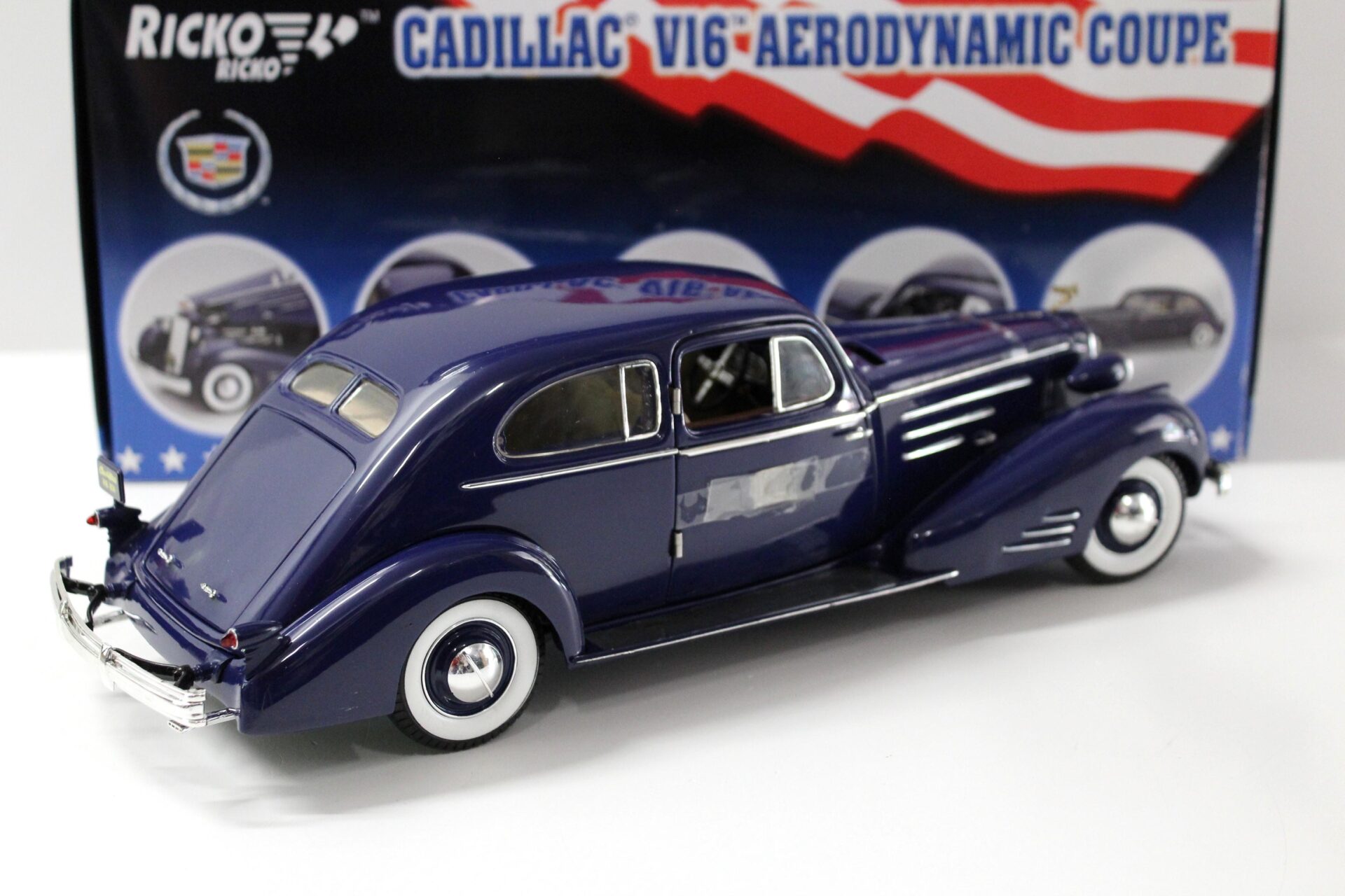 1:18 Ricko Cadillac V16 Aerodynamic Coupe 1934 blue