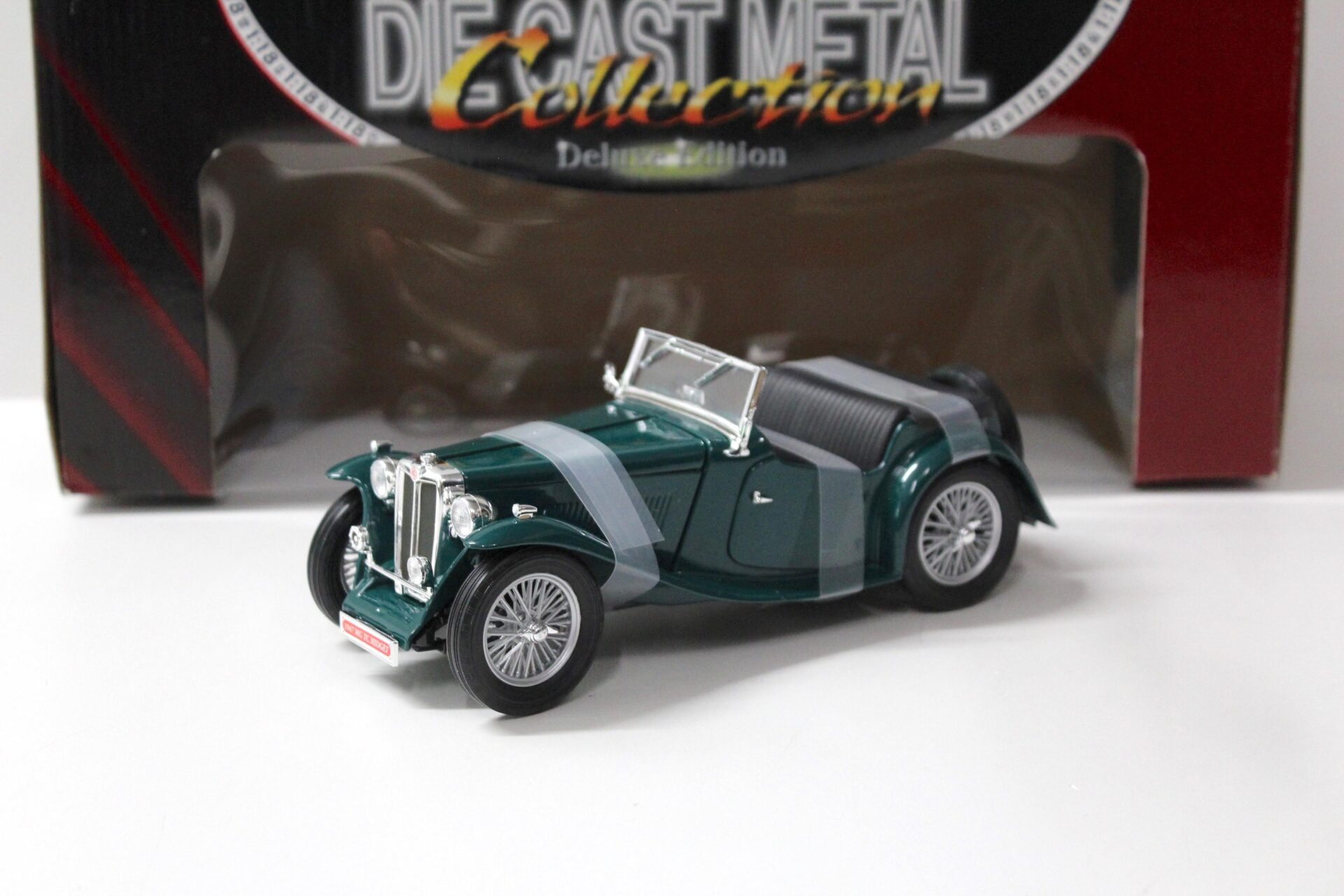 1:18 Road Signature 1947 MG TC Midget Roadster dark green