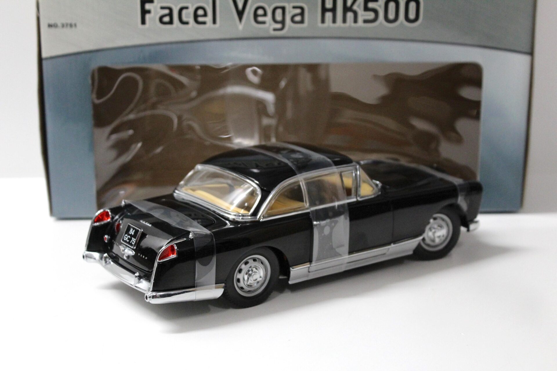 1:18 SunStar Facel Vega HK500 Coupe black