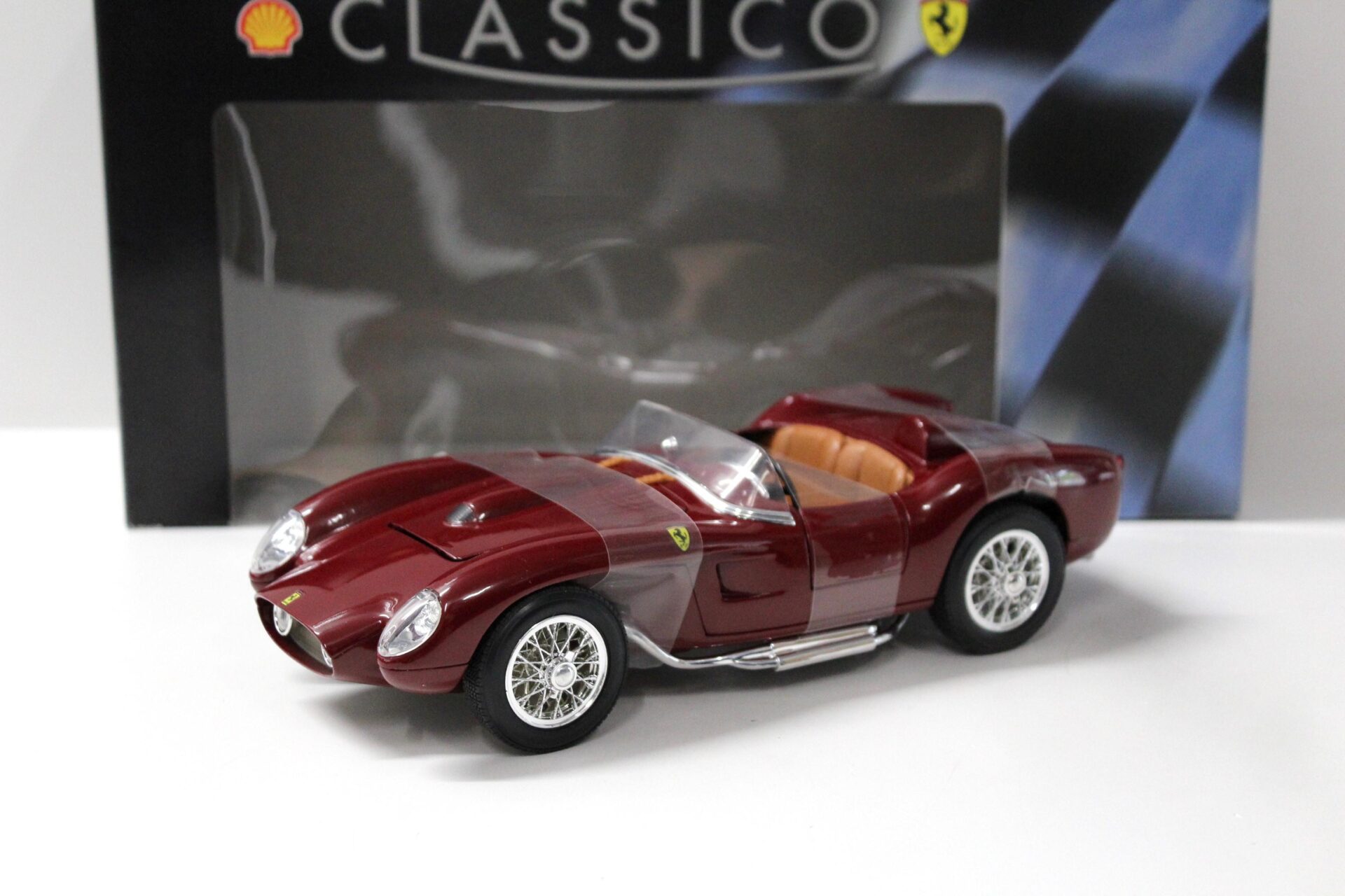 1:18 SHELL Collezione Classico Ferrari 250 Testa Rossa + Fuel Pump