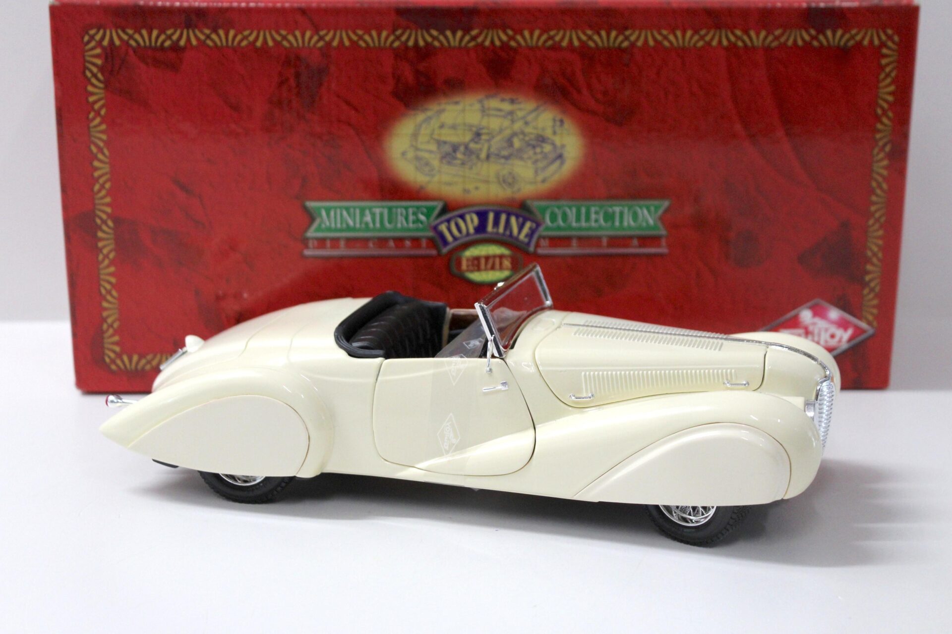 1:18 Guiloy Delahaye 135M Cabriolet beige