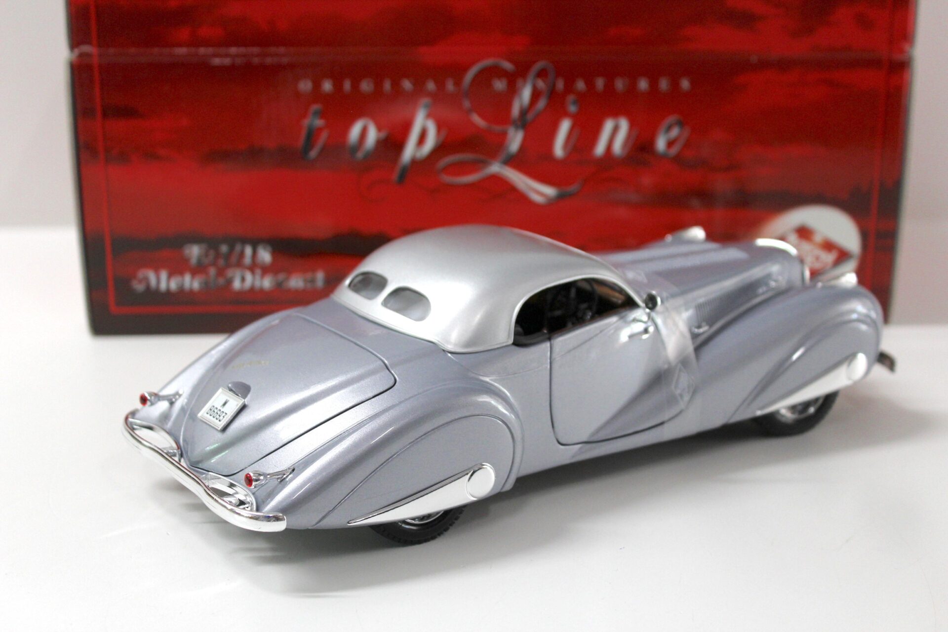 1:18 Guiloy Delahaye Coupe light blue/ silver roof