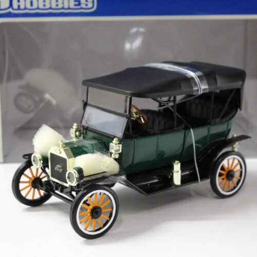1:18 Universal Hobbies UH Ford Model "T" Touring Soft Top green