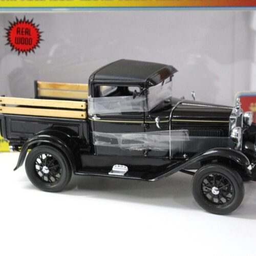 1:18 Motor City Classics 1931 Ford Model A Pick UP Black Stake Truck