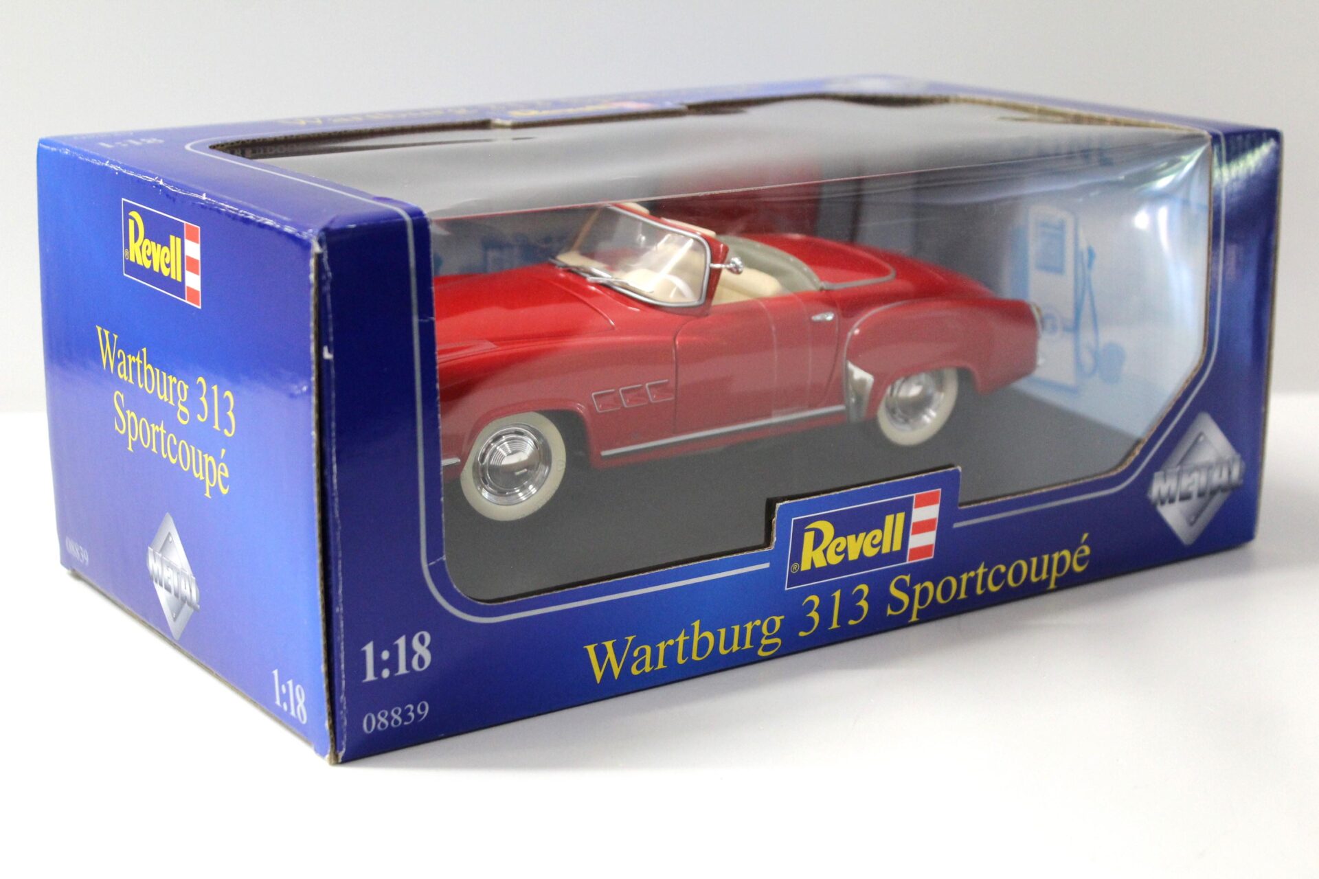 1:18 Revell Wartburg 313 Sportcoupe red