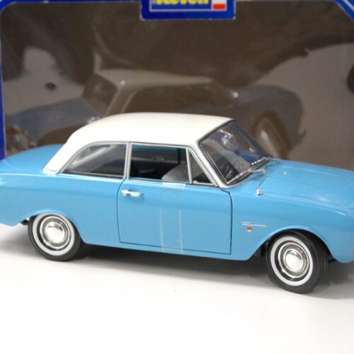 1:18 Revell Ford Taunus 17M light blue/ white roof