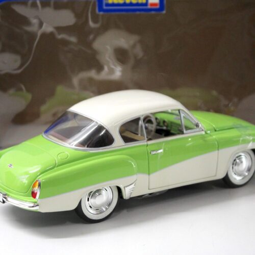 1:18 Revell Wartburg 311 Coupe green/ white