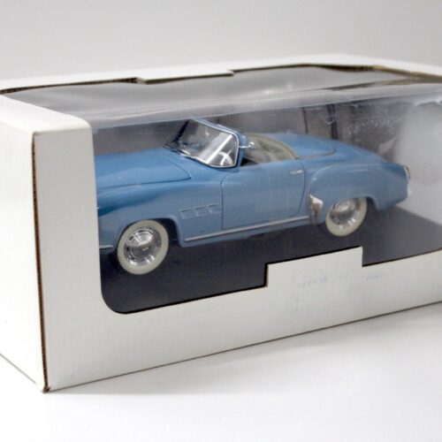 1:18 Revell Wartburg 313 light blue/ grey roof LIMITED SONDERMODELL