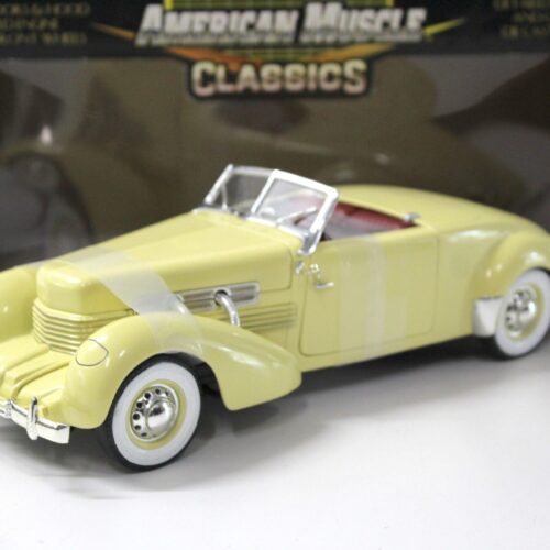 1:18 ERTL 1937 CORD 812 Convertible yellow