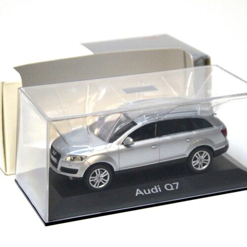 1:43 Schuco Audi Q7 silver DEALER VERSION