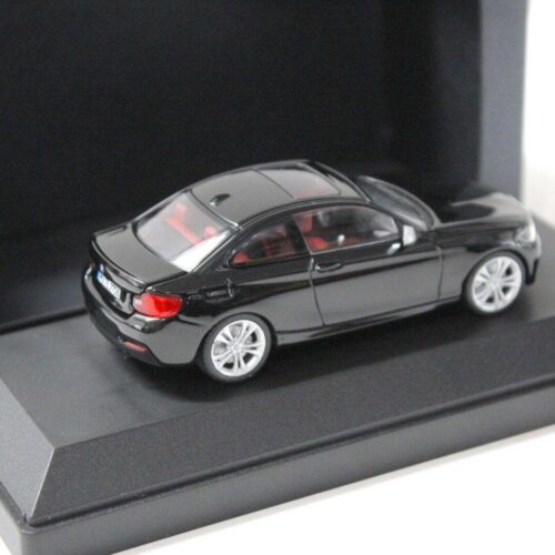 1:43 Minichamps BMW 2 Series F22 Coupe black DEALER VERSION - Image 3