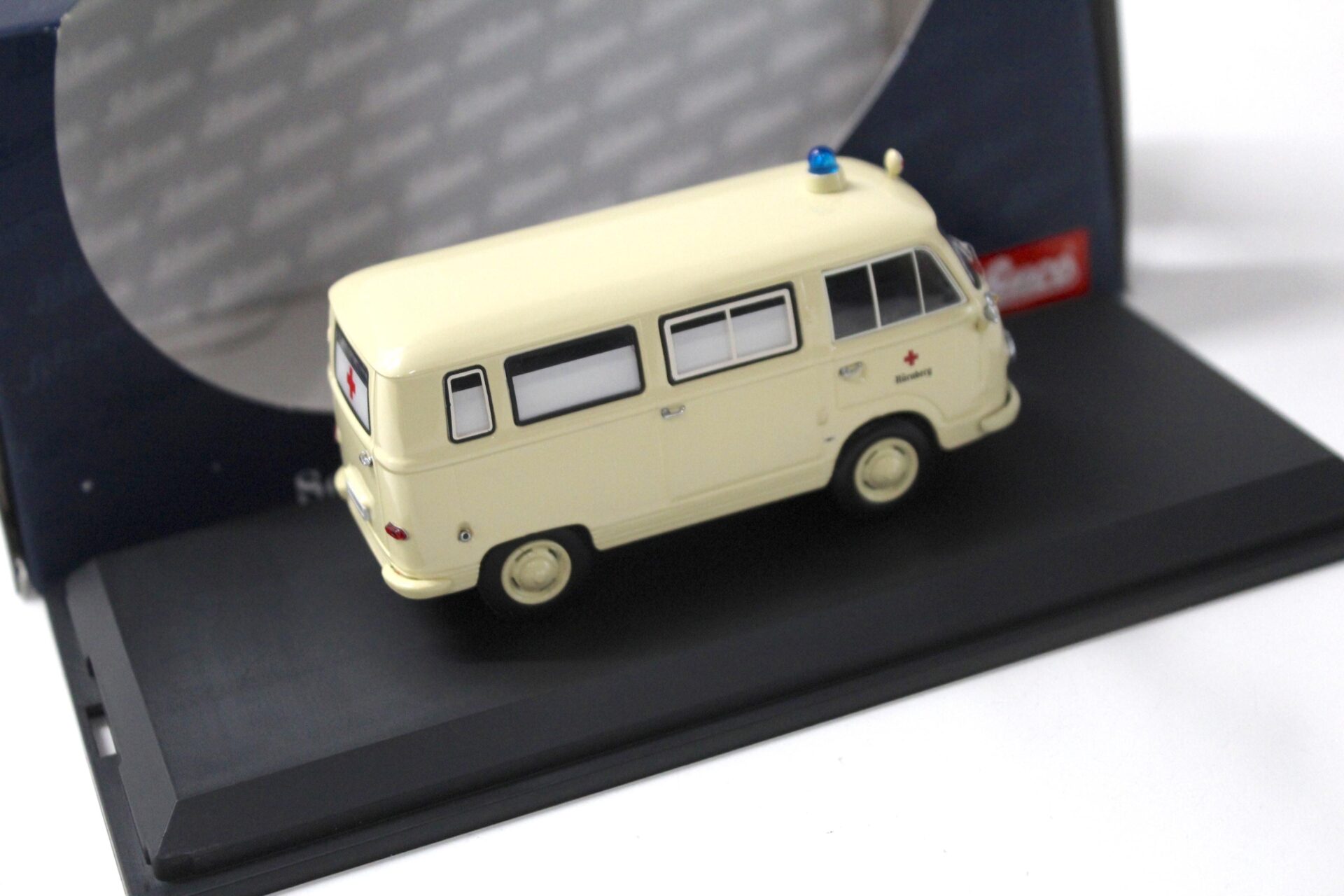 1:43 Schuco Ford Taunus Transit FK 1000 Rotes Kreuz Nürnberg beige