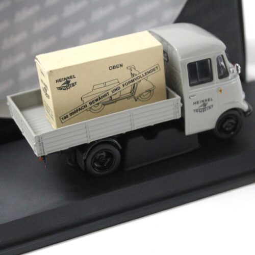 1:43 Schuco Mercedes L319 Pritsche mit Piccolo Heinkel Roller