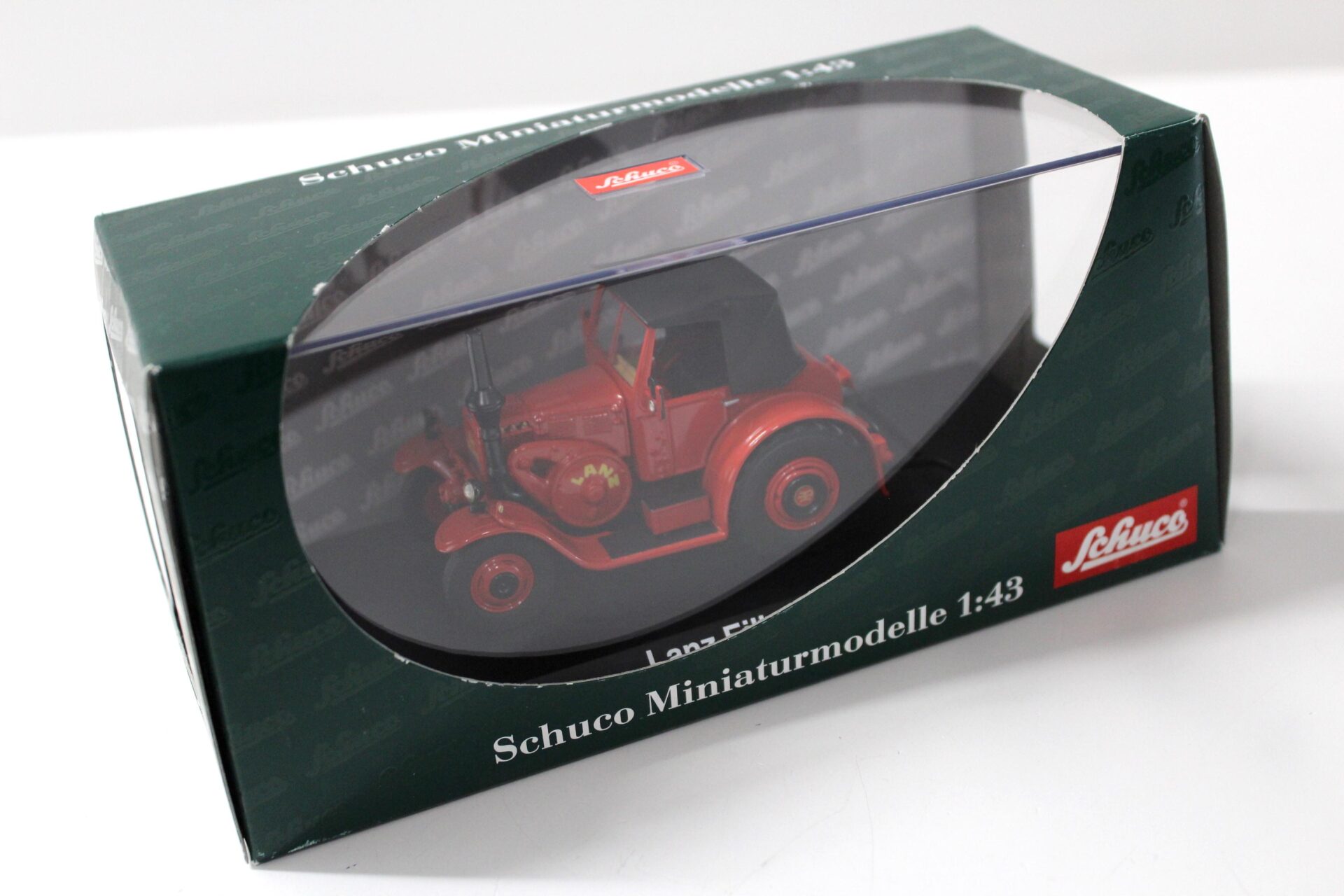1:43 Schuco Lanz Eilbulldog Traktor red
