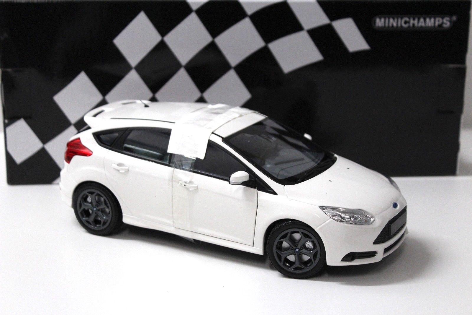 1:18 Minichamps Ford Focus ST 2011 white