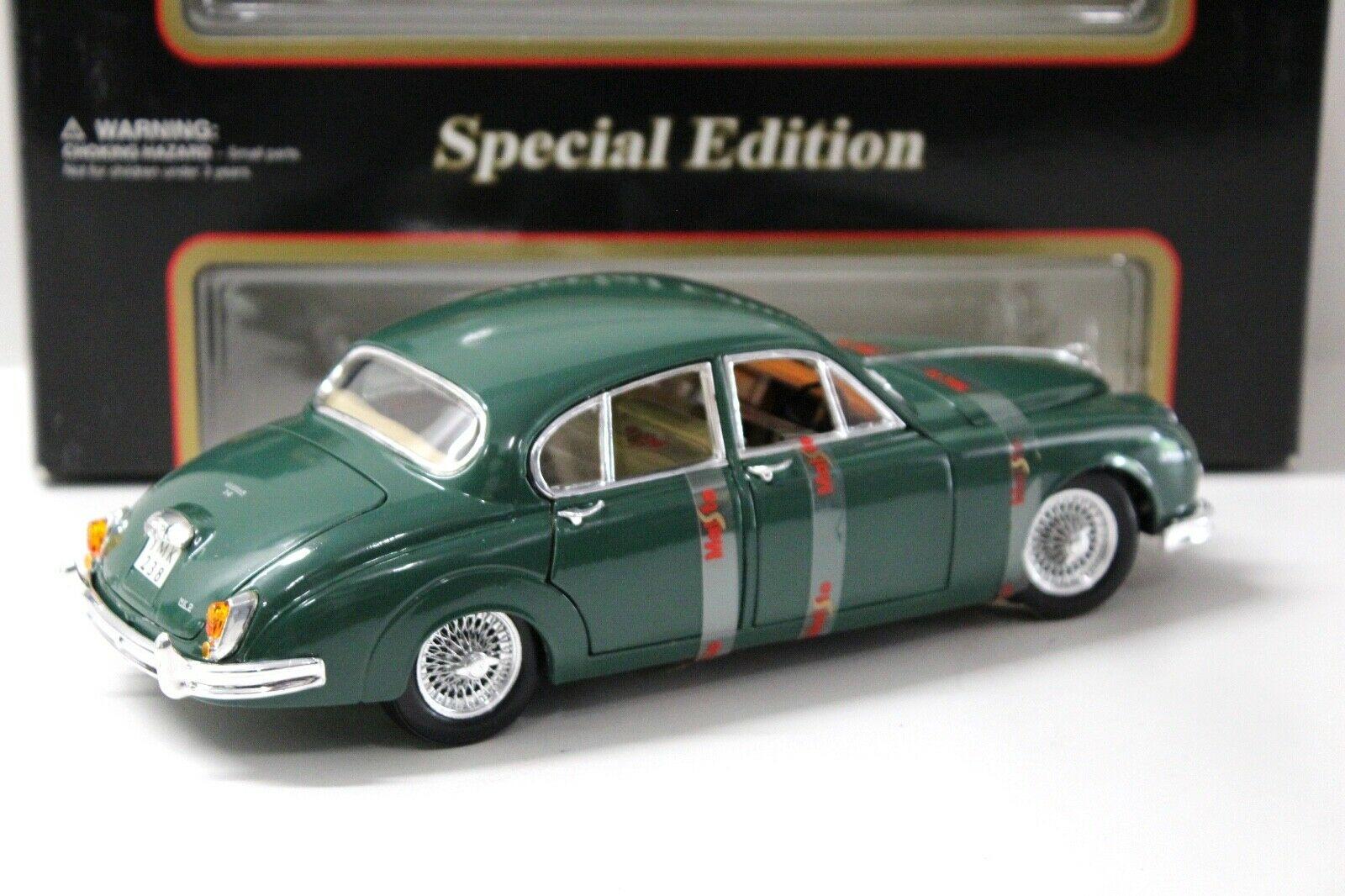 1:18 Maisto Jaguar Mark II Sedan dark green
