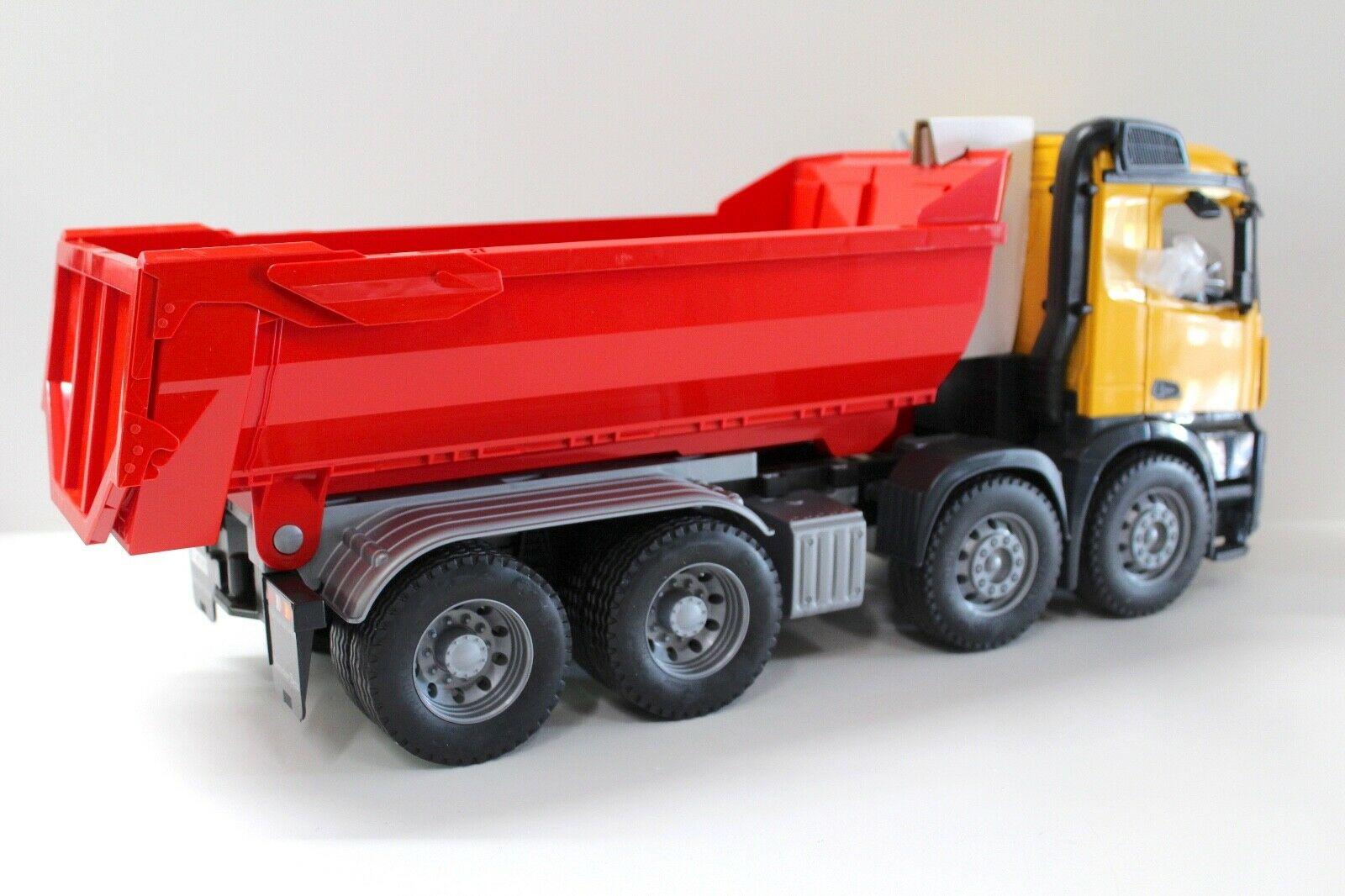 1:16 Bruder Mercedes Arocs LKW Halfpipe Kipper + Figur