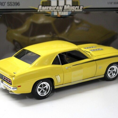1:18 ERTL 1969 Chevrolet Camaro SS396 Coupe yellow