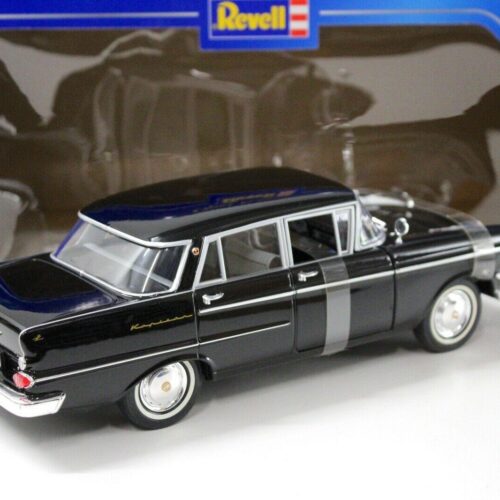 1:18 Revell Opel Kapitän black