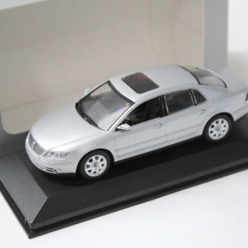 1:43 Minichamps VW Phaeton Limousine silver DEALER VERSION