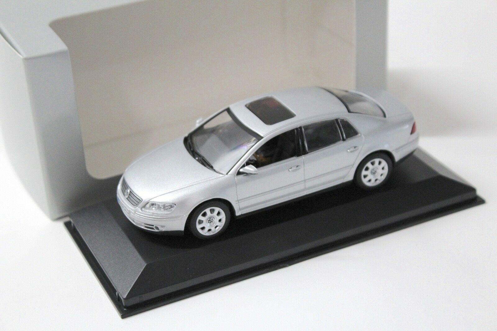 ID 45195 orig.jpg 1:43 Minichamps VW Phaeton Limousine silver DEALER VERSION