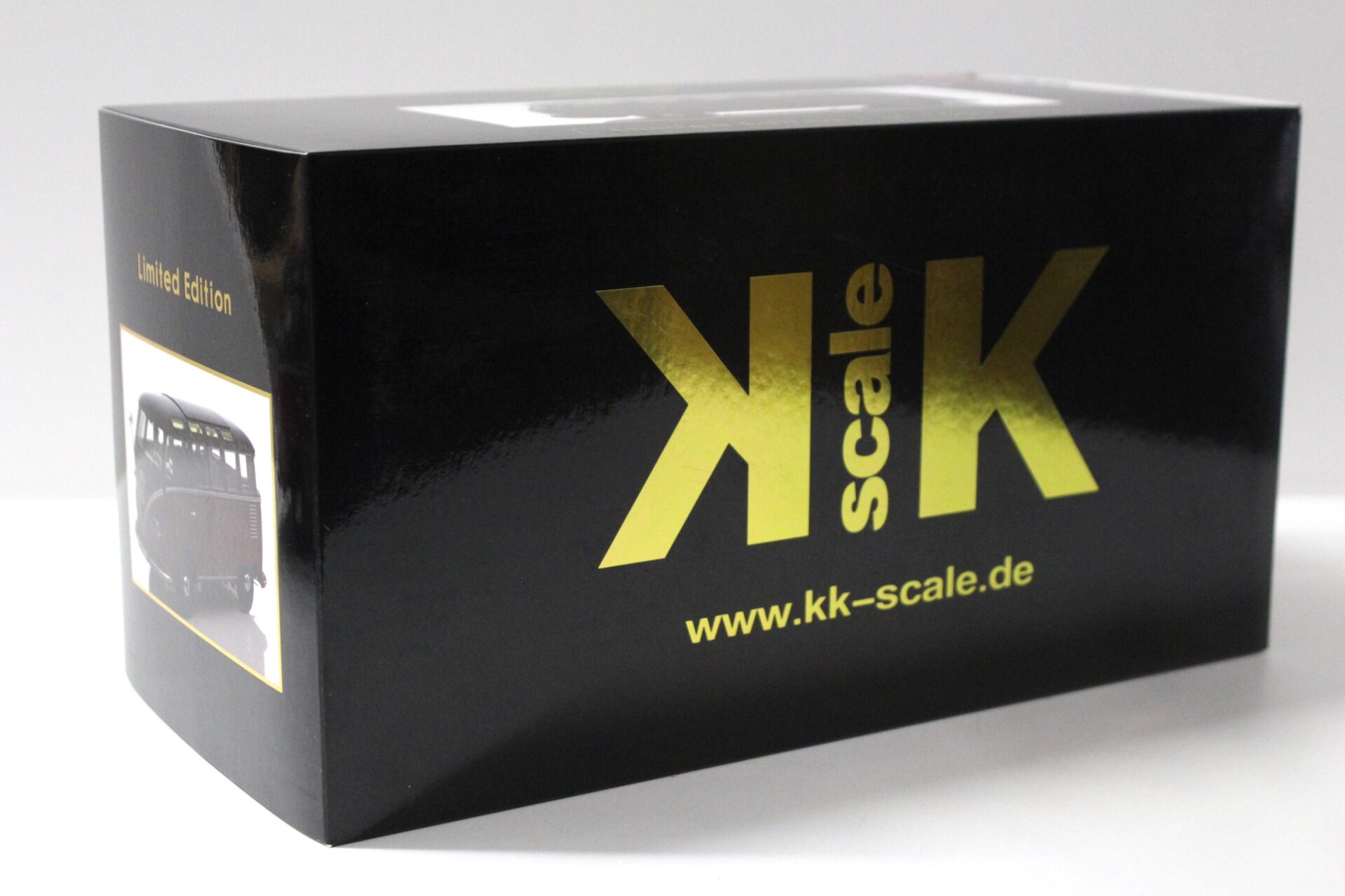 1:18 KK-Scale VW Bus T1 Samba Toy Fair 2019 Spielwarenmesse red/ black