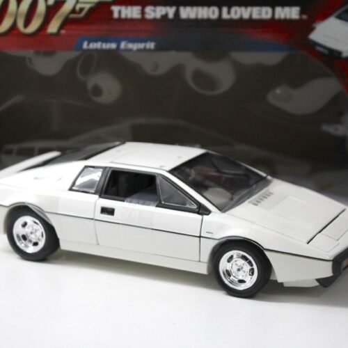 1:18 Joyride ERTL Lotus Esprit white James Bond "The Spy who loved me"