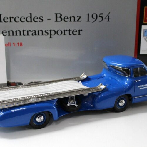 1:18 CMC Mercedes Renntransporter 1954 Das Blaue Wunder blue M-036