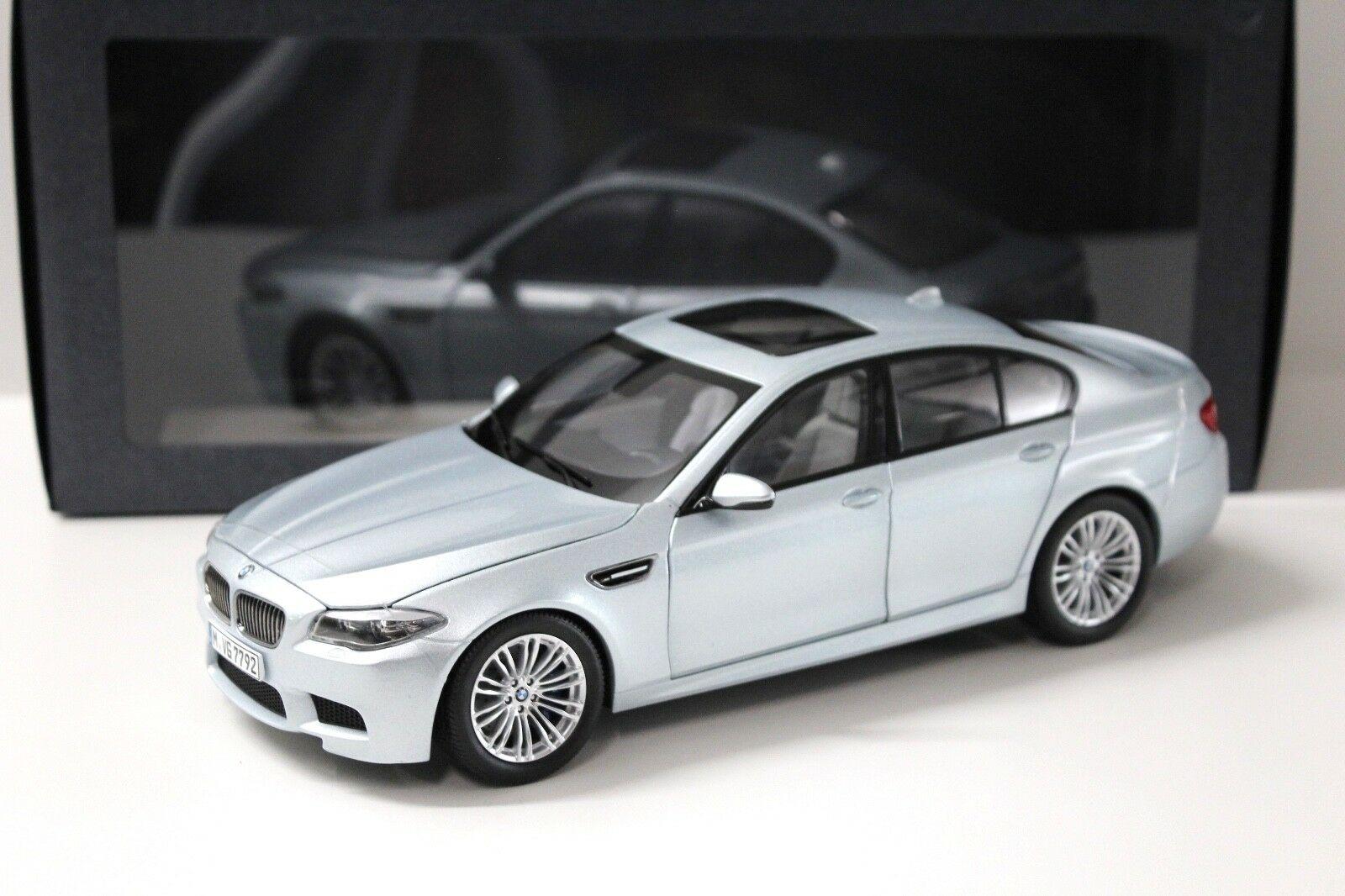 1:18 Paragon BMW M5 (F10) Sedan Silverstone II DEALER VERSION
