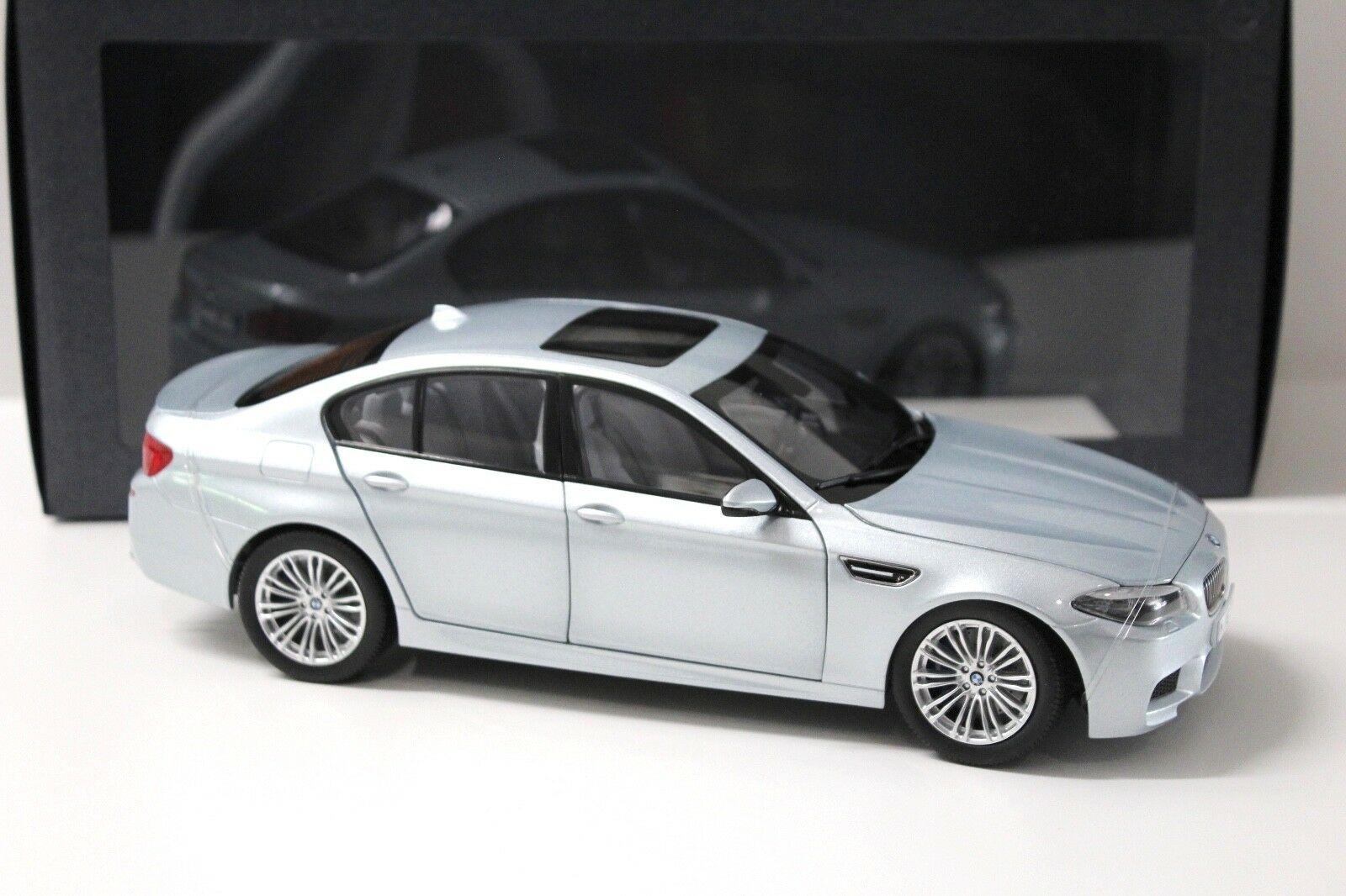 1:18 Paragon BMW M5 (F10) Sedan Silverstone II DEALER VERSION