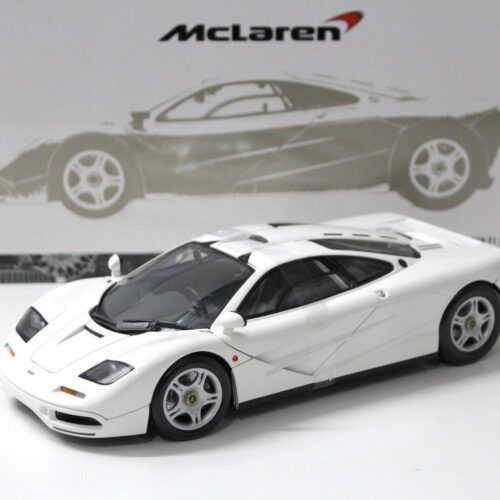 1:18 Minichamps McLaren F1 Road Car 1994 white