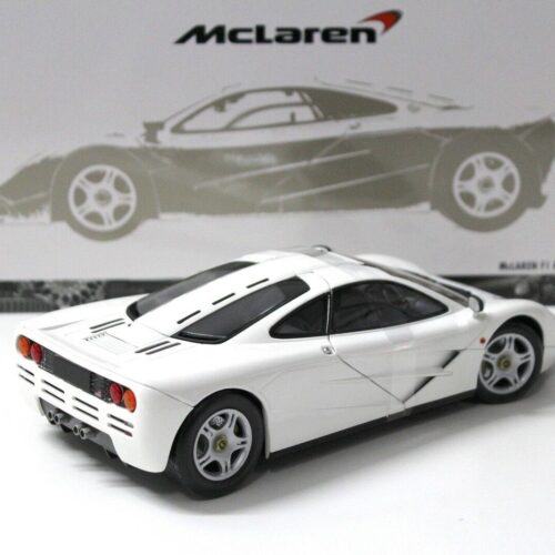 1:18 Minichamps McLaren F1 Road Car 1994 white