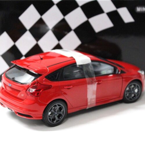 1:18 Minichamps Ford Focus ST 2011 red