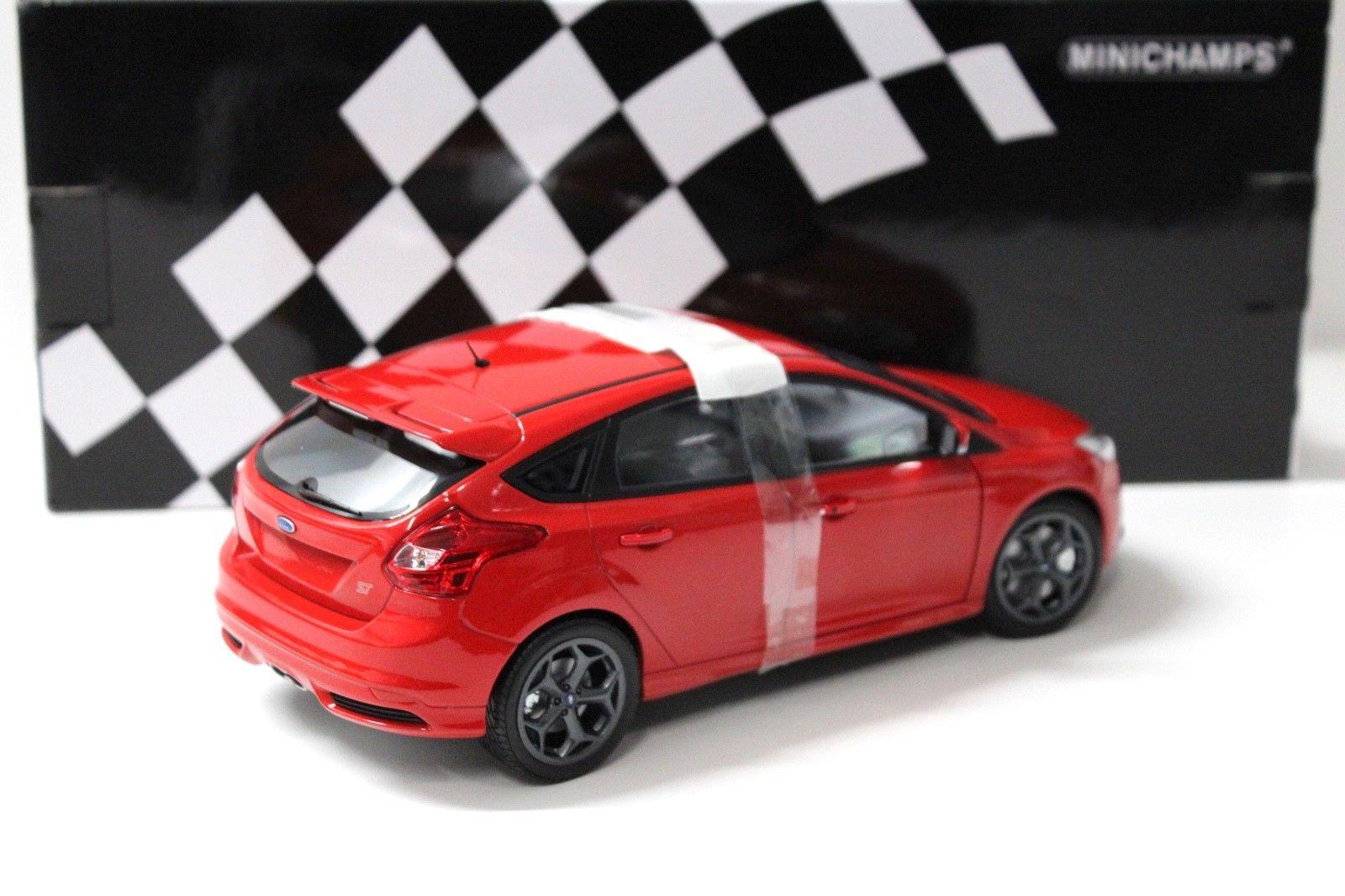 1:18 Minichamps Ford Focus ST 2011 red