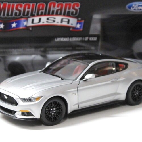 1:18 Auto World Ford Mustang GT Coupe 2017 silver
